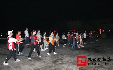 公司团建活动有趣一点就这么难吗?