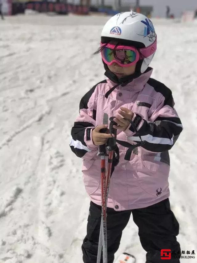 滑雪团建活动图片高清