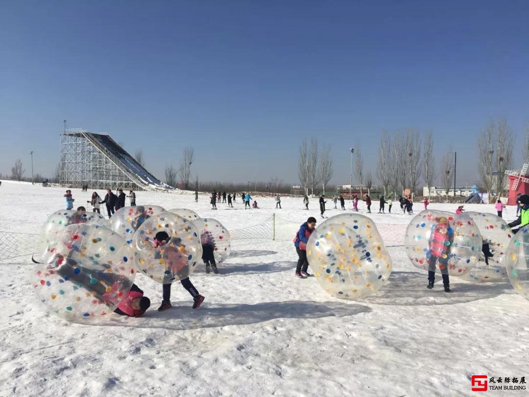 滑雪团建活动