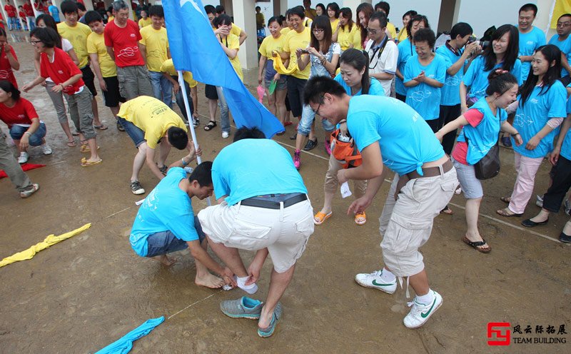 「晚会游戏」20个经典晚会互动小游戏大全