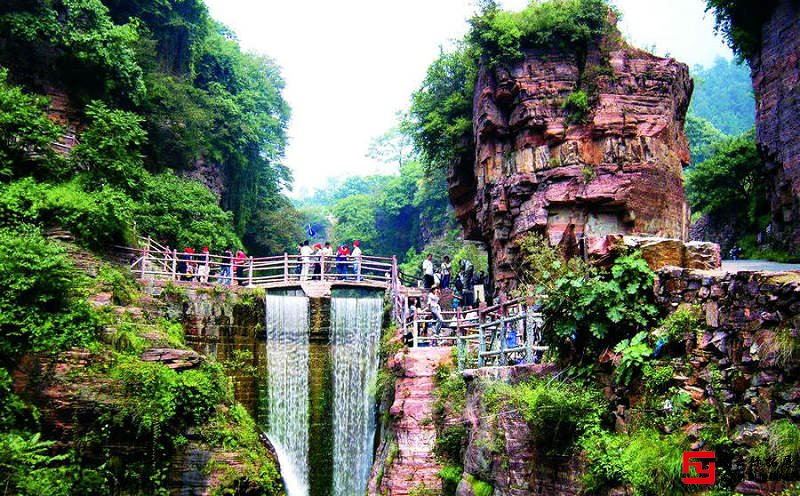 辉县万仙山郭亮村团建拓展训练